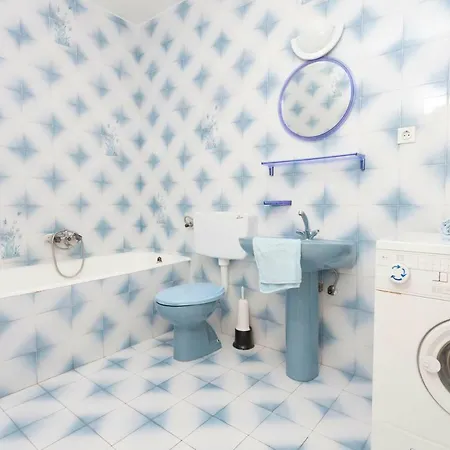 Ana Apartamento *