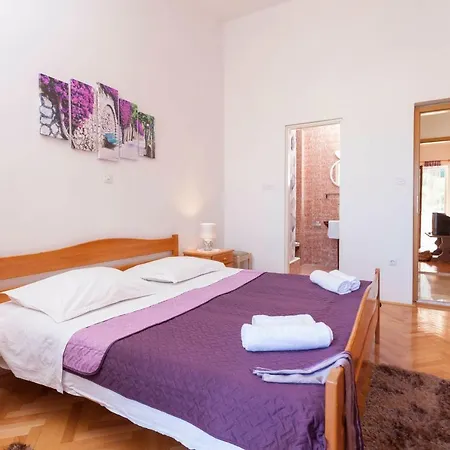 Ana Apartamento