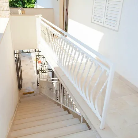 アパート Ana マカルスカ