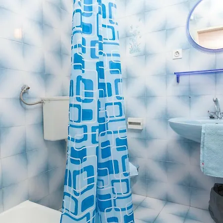 Ana アパート マカルスカ